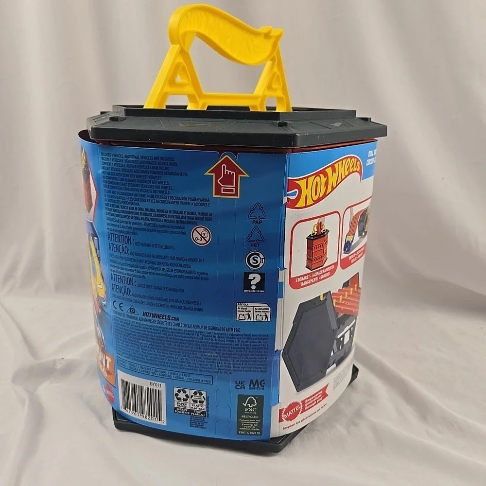 Hot Wheels Roll Out Raceway Track Set, Storage Bucket‎ Unrolls into 5-Lane Race